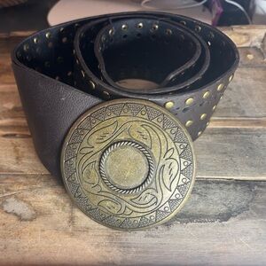 Elegant Brown Leather Belt with Ornate Gold